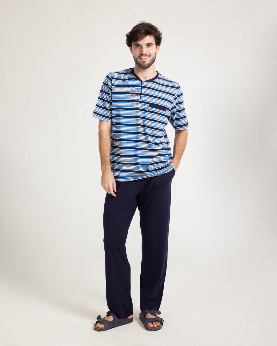 V The men's pajamas, a seeder, half km and pants