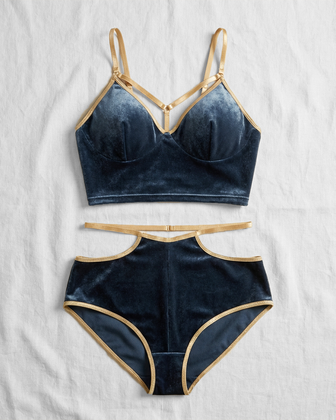 YY, Un ENSEMBLE De Lingerie à deux pièces