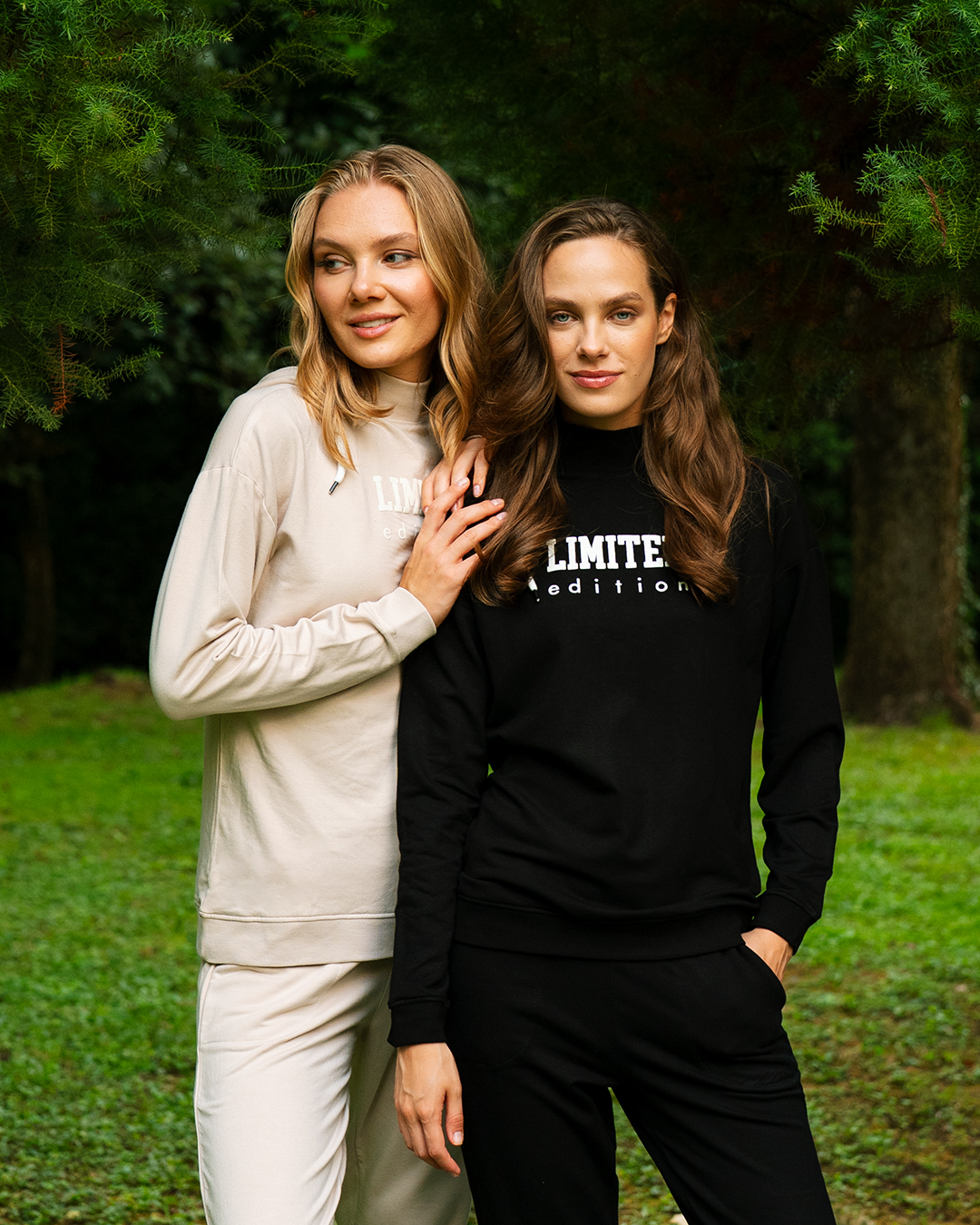 Sportive Set with high collar and hoodie