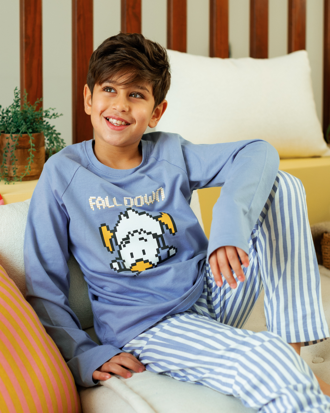Junior boys' long-sleeve pajama with striped pants