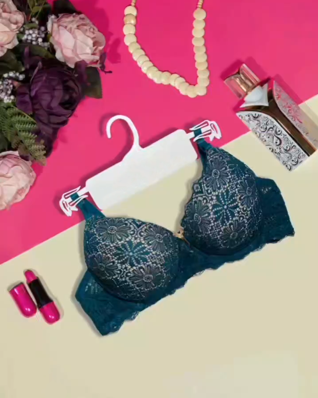 Women's bra, lace, patterned with roses