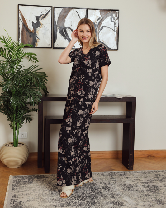 Women's V-neck half-sleeve nightshirt with pattern