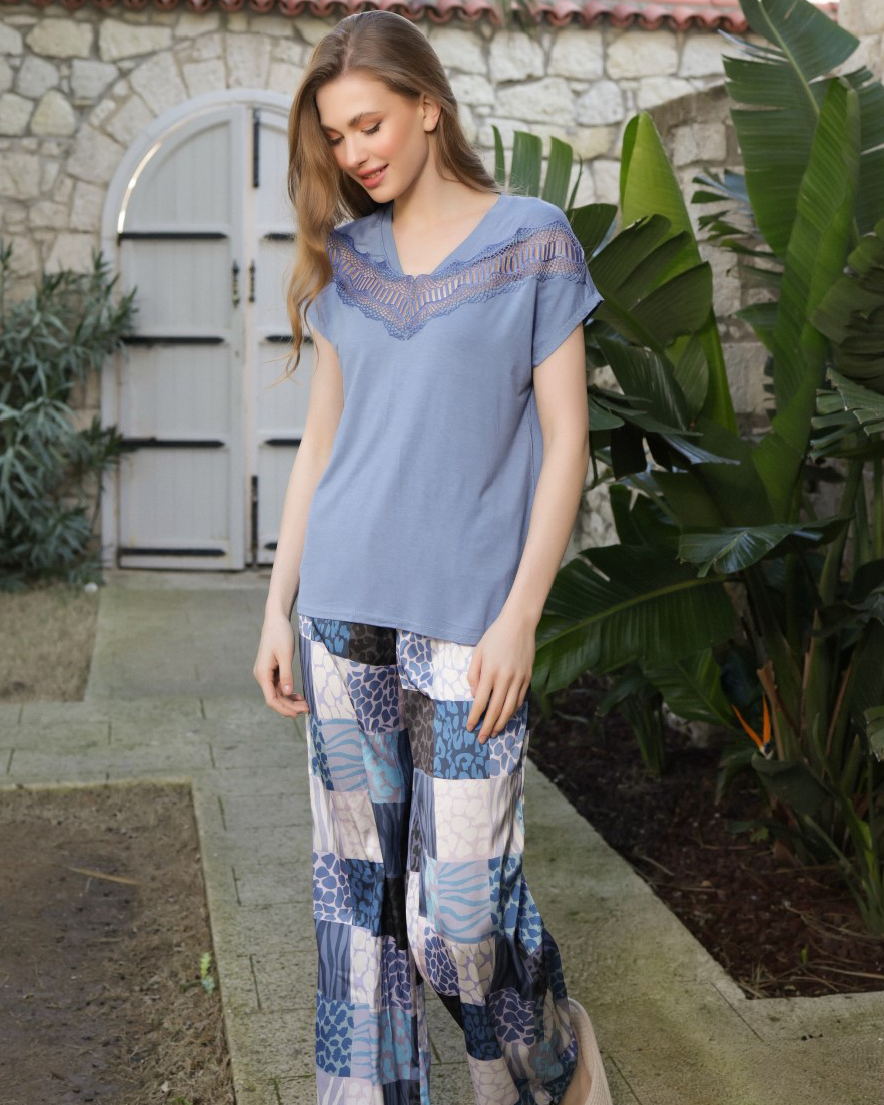 Women's pajamas with half sleeves, lace on the chest, and checkered printed trousers