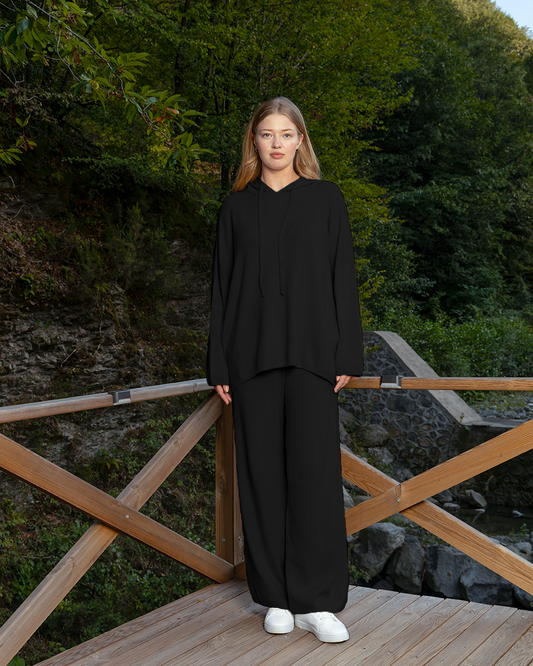 Knitted set with a hood