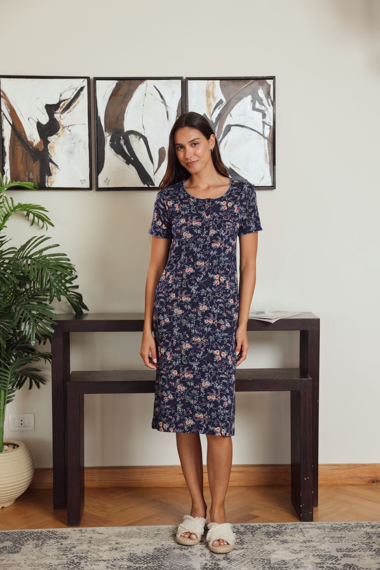 Women's short-sleeved night shirt with tree branches print