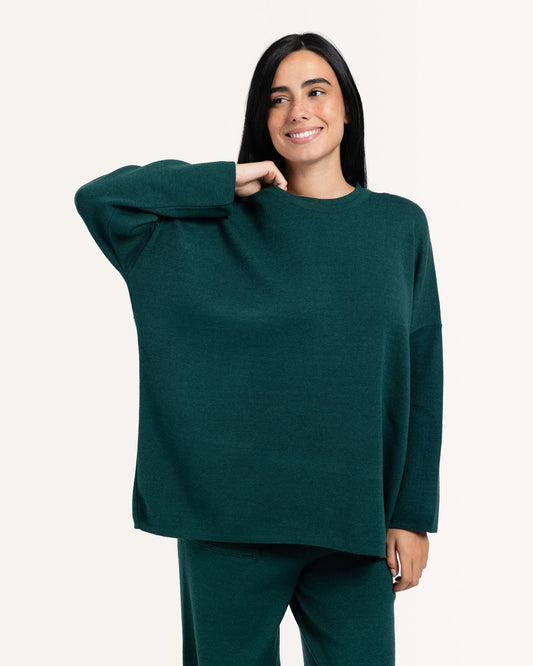 Oversized women's knitwear set